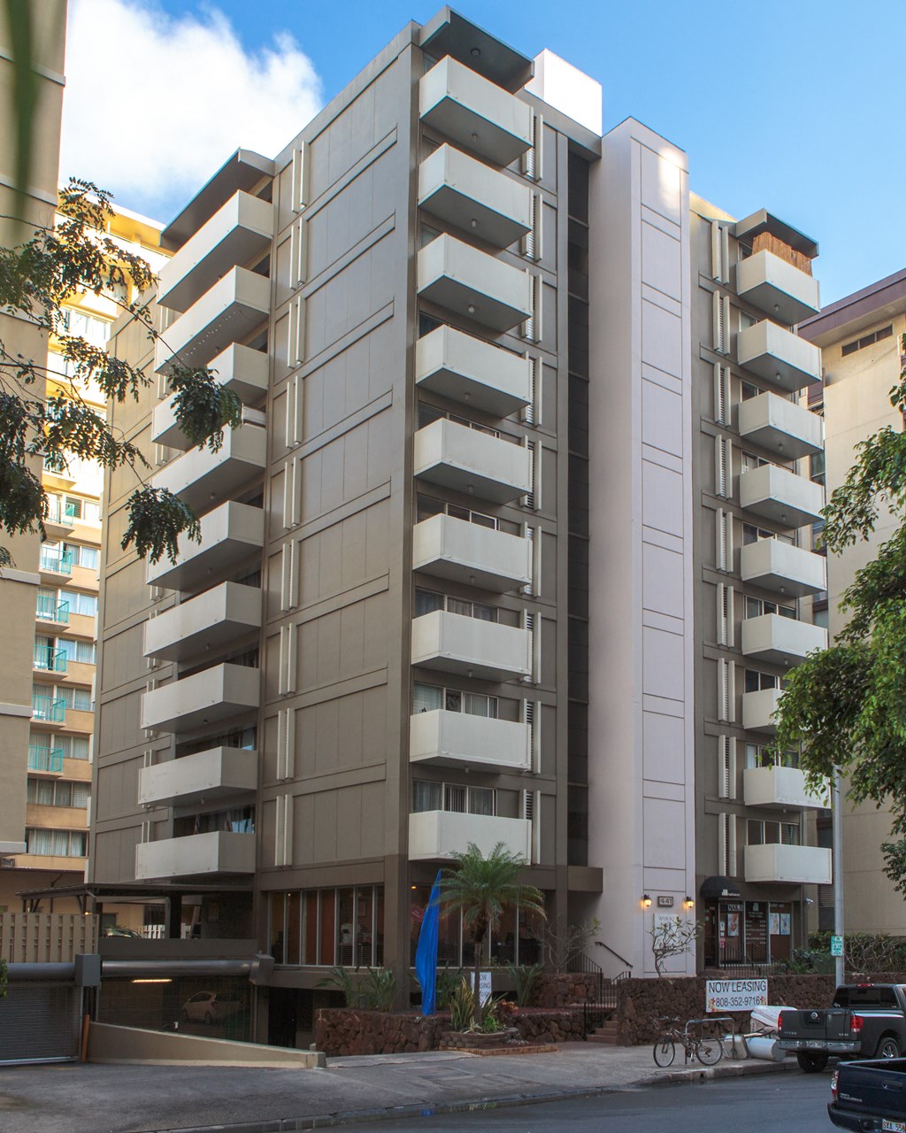 Waikiki Walina Apartments exterior building during the day