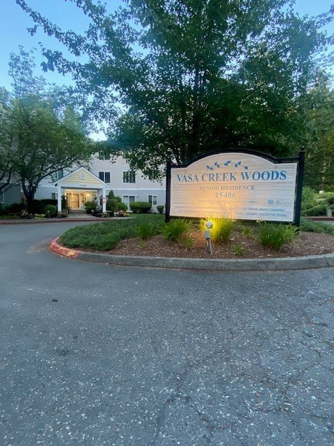 15406 SE Newport Way Studio-2 Beds Apartment for Rent