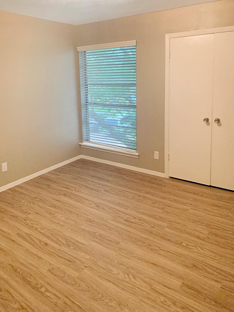 El Castillo Apartments bedroom with closet