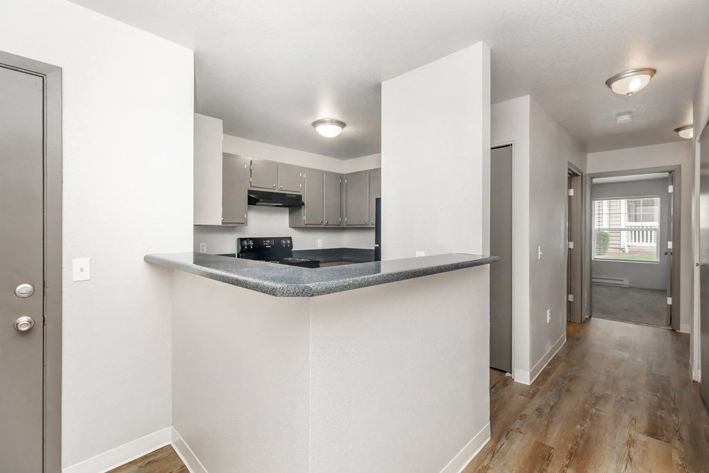 Orchard Park Apartments 3 Bedroom Bar Counter