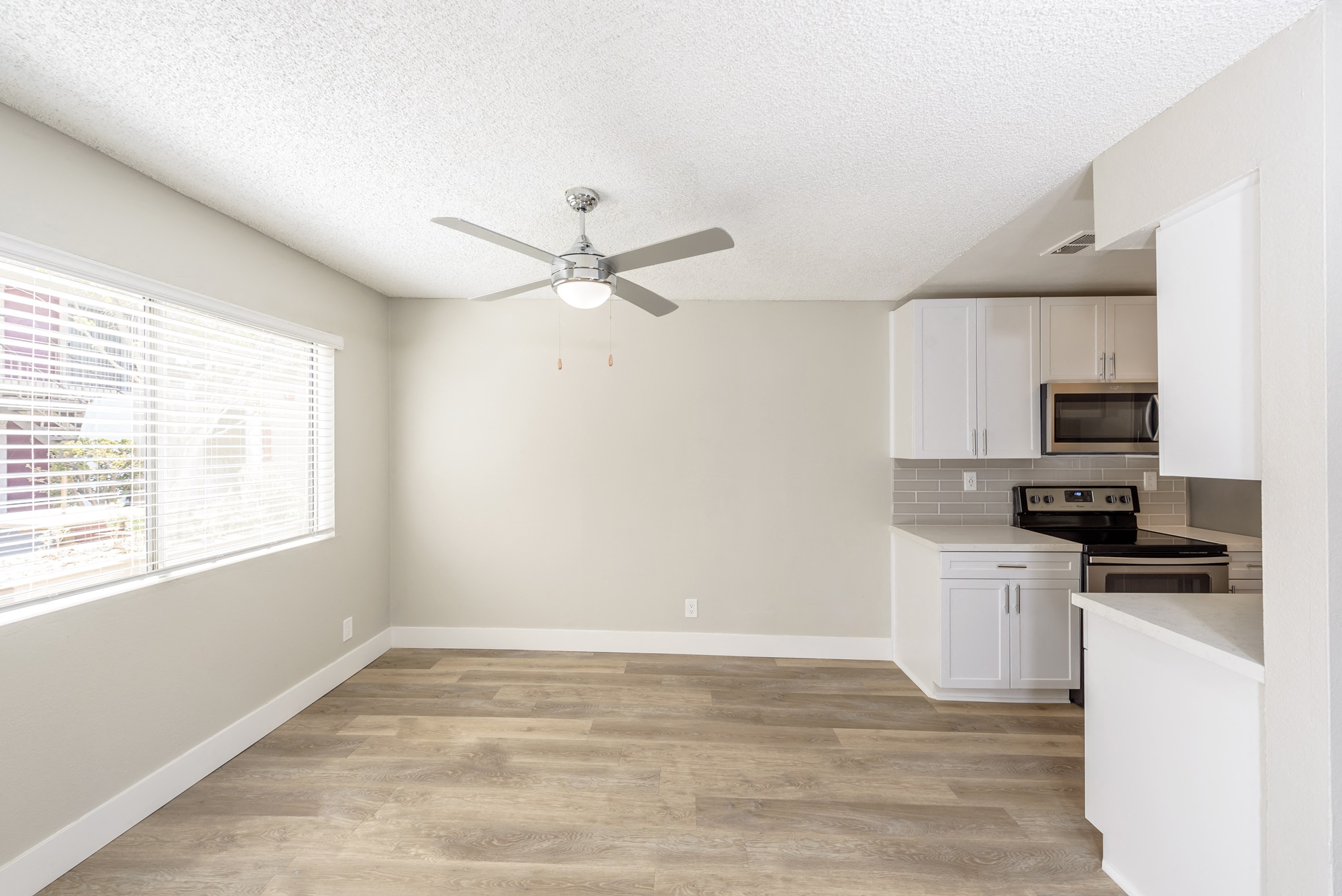 1133 Justin Ave Dining Area