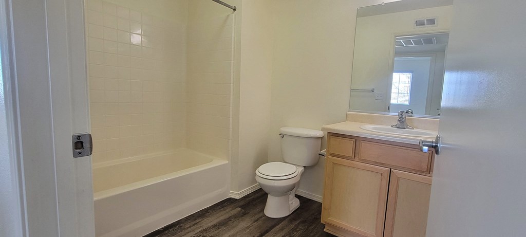 Larkspur two bedroom unit bathroom