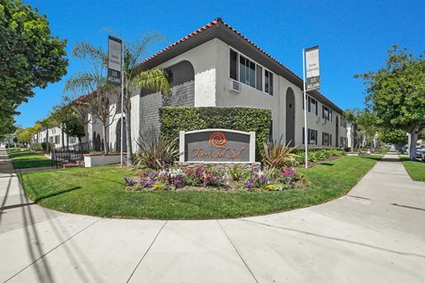 Tierra Del Sol Exterior with Sign
