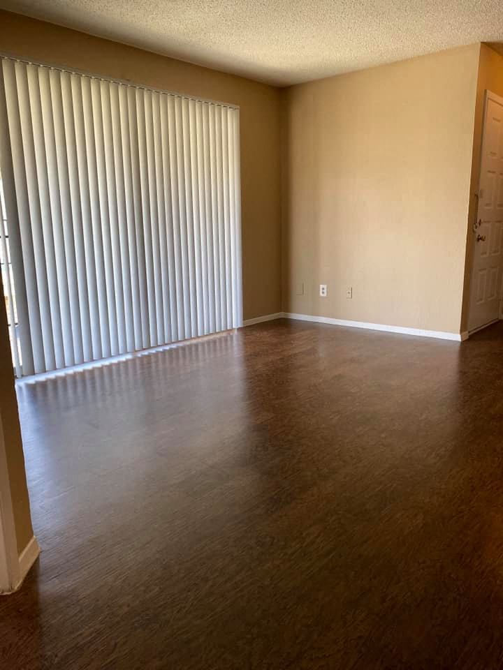 Trinity Park Apartments vertical blinds