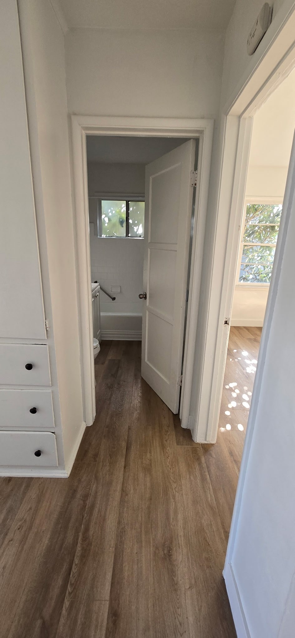 1215 S Fairfax 1 Bedroom Bathroom