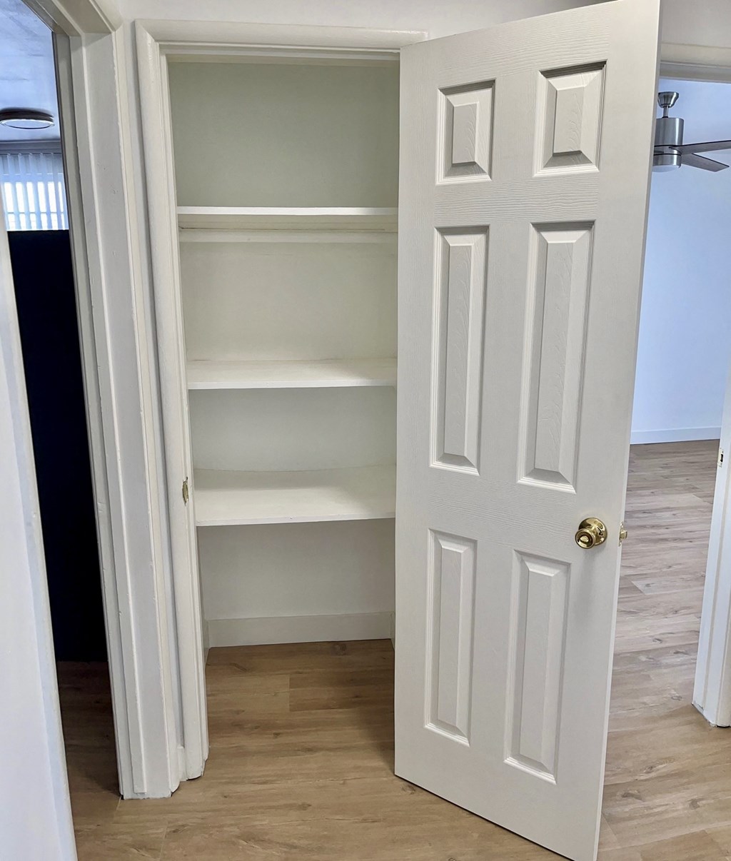 1215 Fairfax Ave Unit 11 Closet
