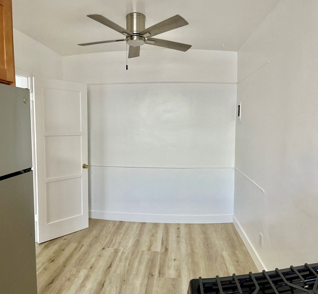 1215 Fairfax Ave unit 11 dining area