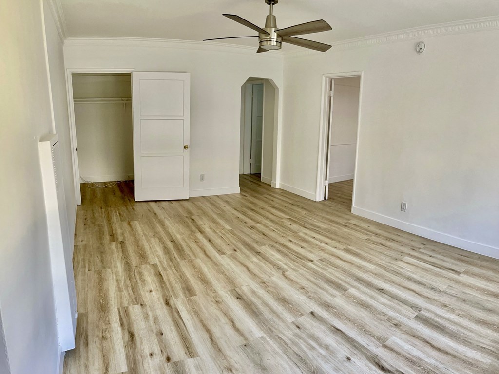 1215 Fairfax Ave unit 11 living area