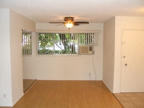 1301 Havenhurst unfurnished room with air conditioning