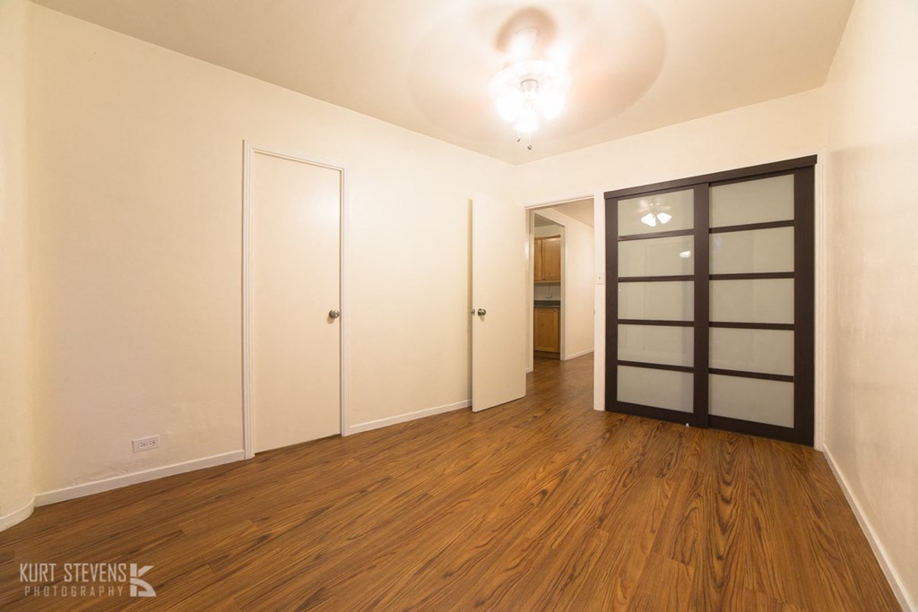 Moana Vista 1 Bedroom with Door