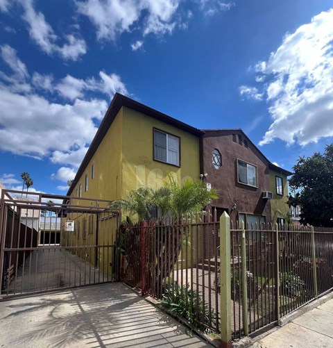 1646 N Harvard Exterior View