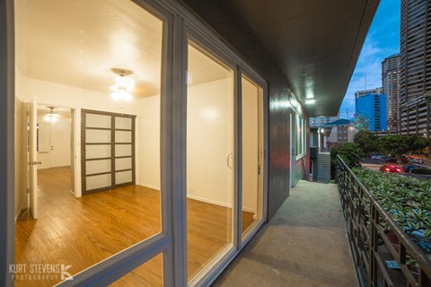 Moana Vista 1 Bedroom Outdoor Hallway