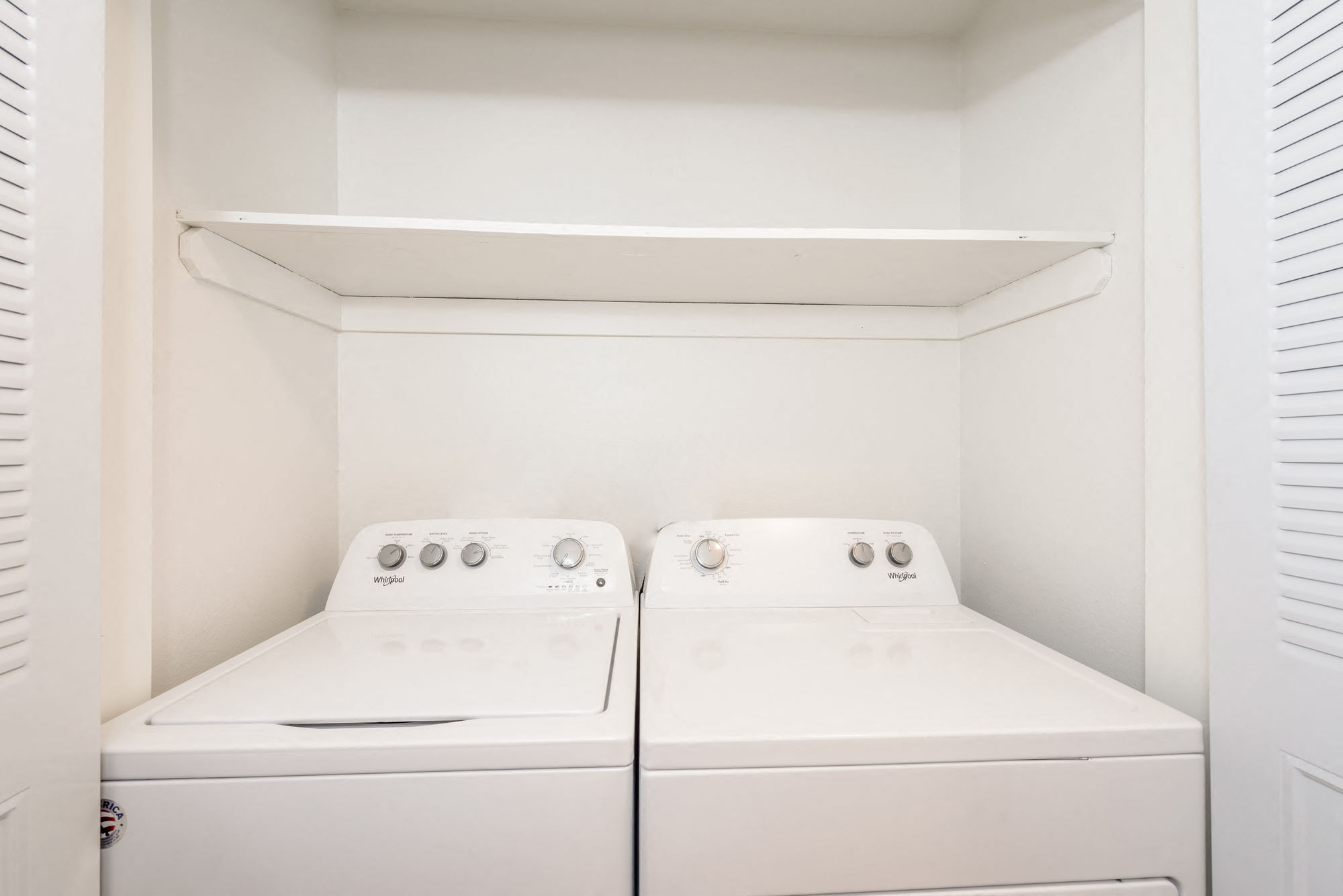 1140 N Columbus Ave Washer and Dryer