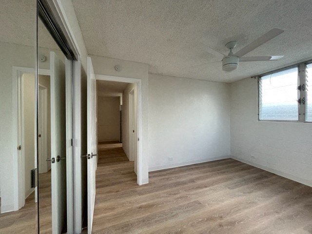 1818Anapuni_BedroomWithClosetAndCeilingFan