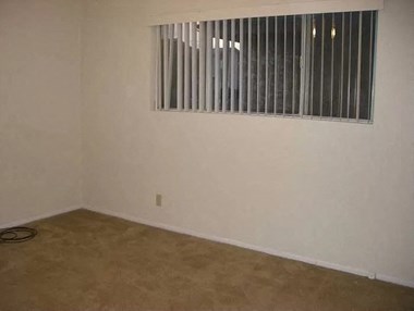 4410 Avocado 3 Beds Apartment for Rent - Photo Gallery 1