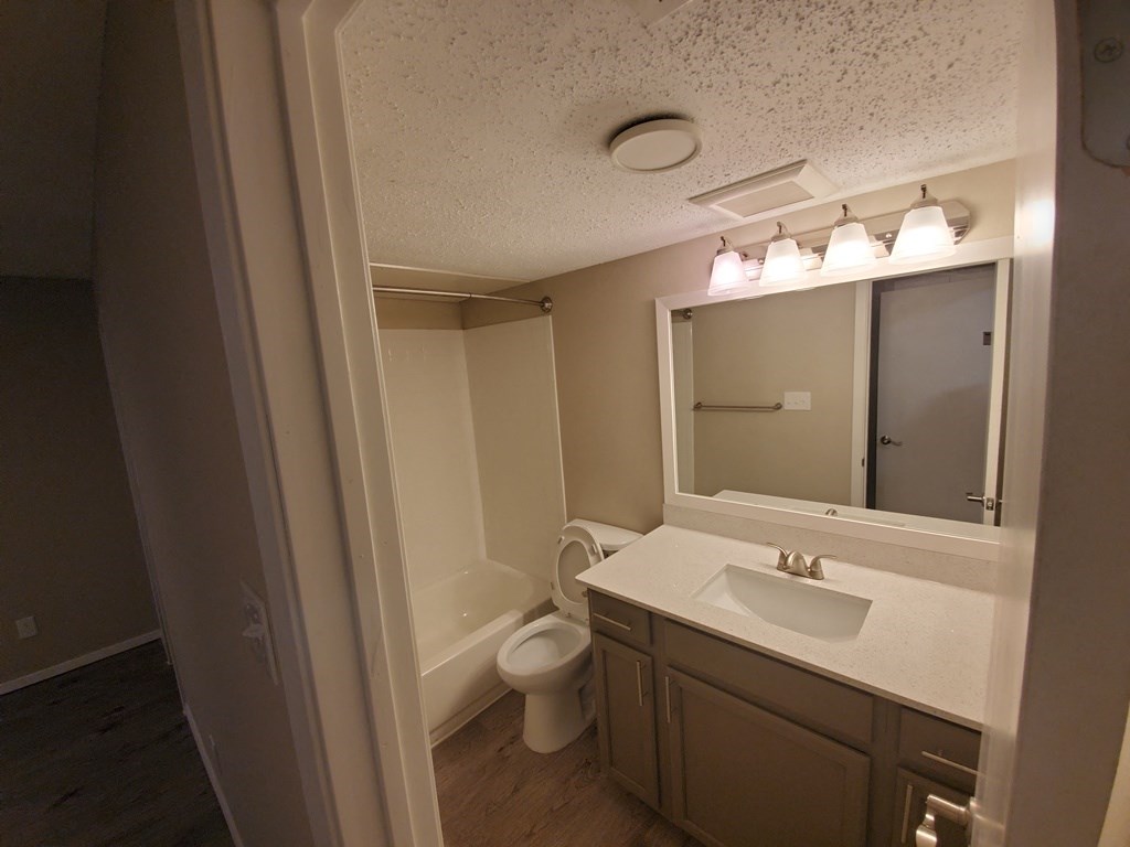 Trails of Walnut Creek bathroom