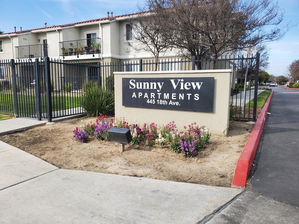 Sunny View signage