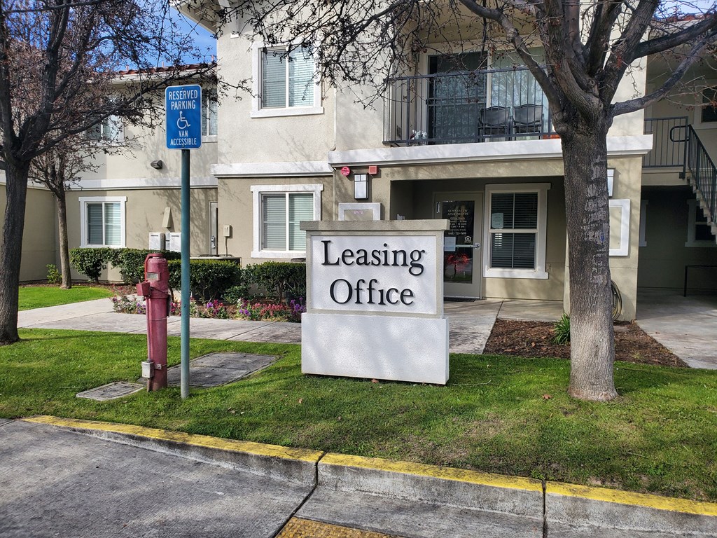 Sunny View leasing office