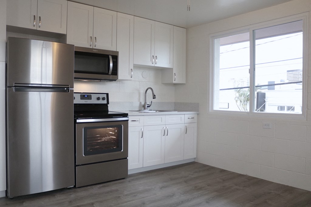2048 South Beretania Street Apartments living and kitchen area
