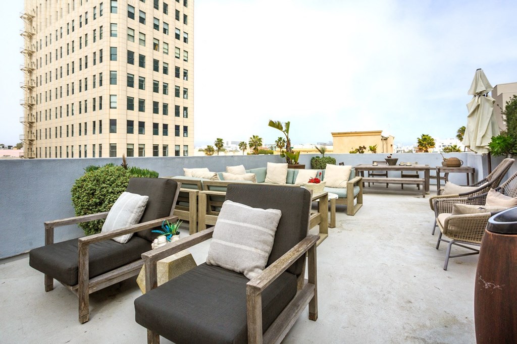 Mayfair Residences At Santa Monica Beach