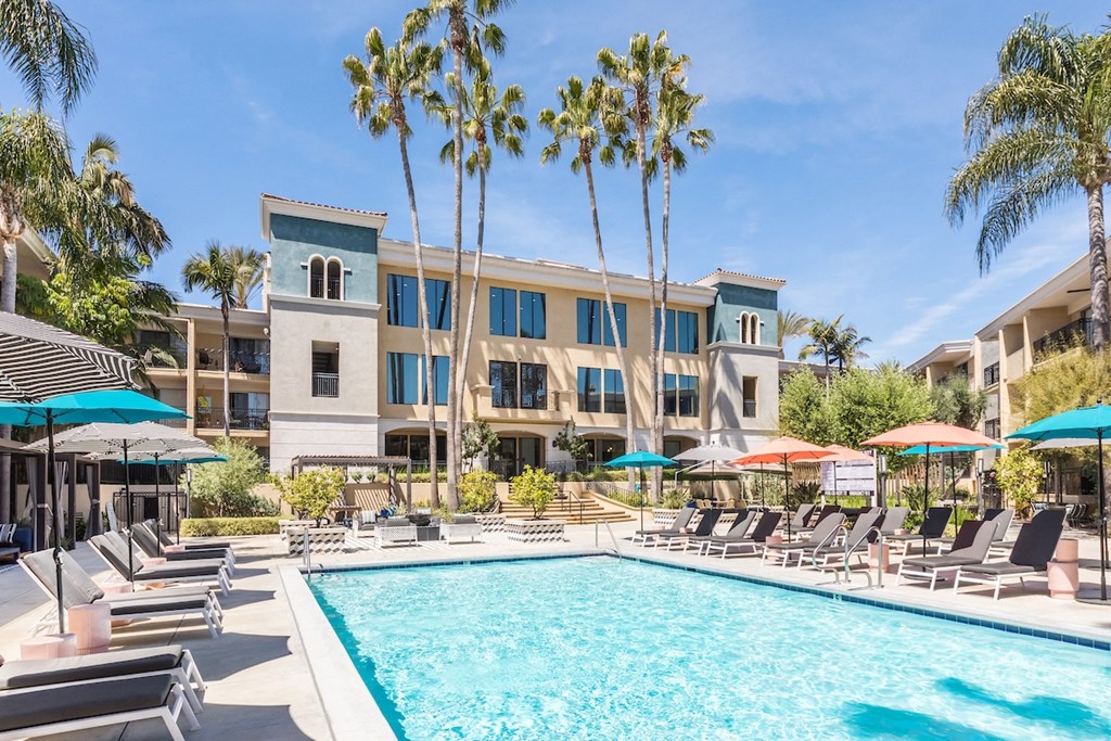 The Plaza At Sherman Oaks