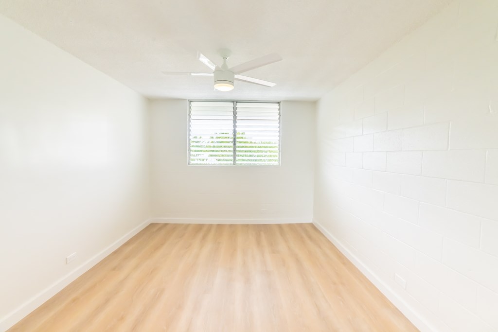 2751 Waikahe bedroom with window