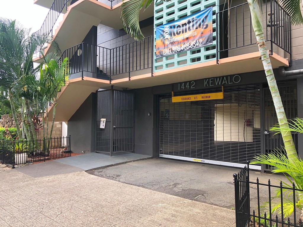 Kewalo Apartments exterior building