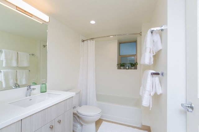 Kanekapolei Collection Bathroom