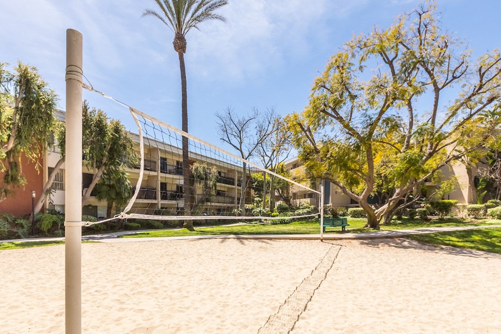 The Plaza At Sherman Oaks