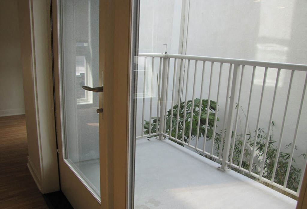 Mayfair Residences apartment patio