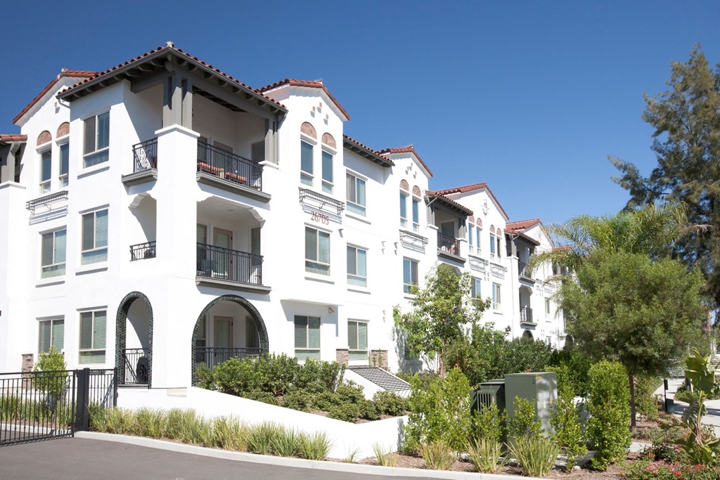 Horizons at Calabasas exterior view of building Horizons at Calabasas exterior view of building