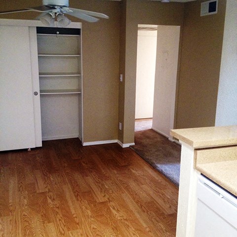 Villa del Sol Apartments interior room