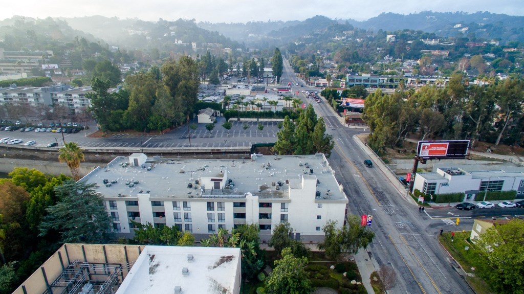 4250 Coldwater Canyon Apartments