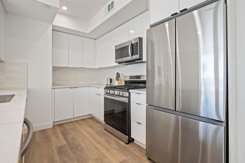 4804 Oakwood stainless steel refrigerator