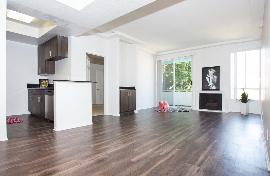 5119 Maplewood - Interior