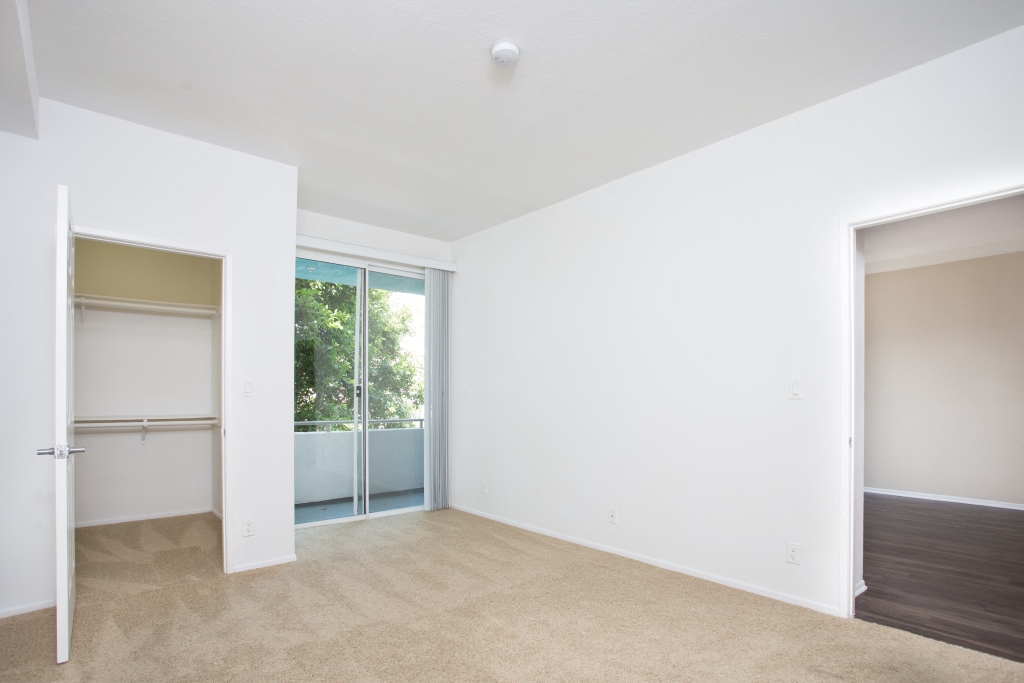 5119 Maplewood - Interior (2)