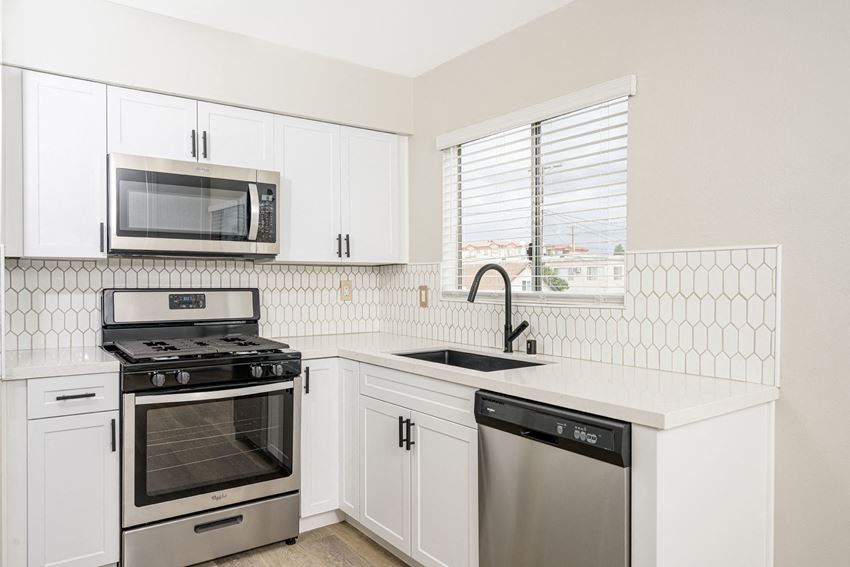 535 North Hobart is a similar property to The V@beverly located in LOS ANGELES