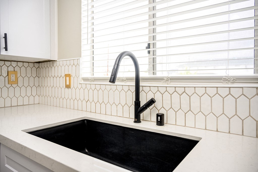 535 N. Hobart Apartments kitchen sink and counter