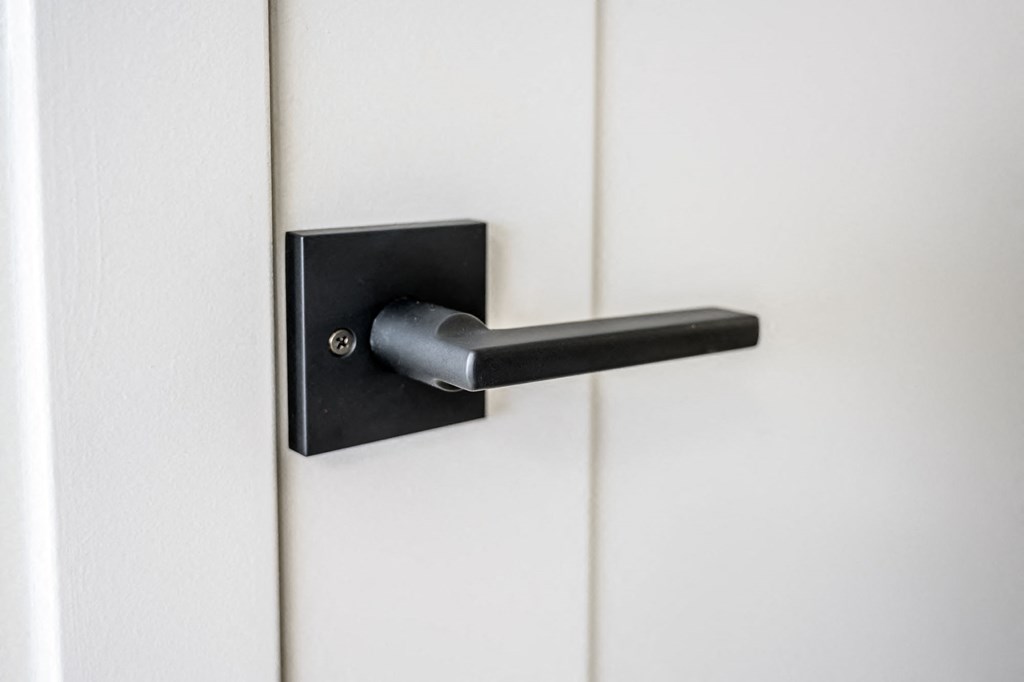 535 N. Hobart Apartments door handle