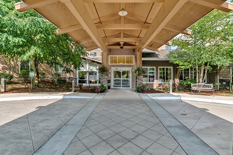 the preserve at ballantyne commons apartments walkway to front door