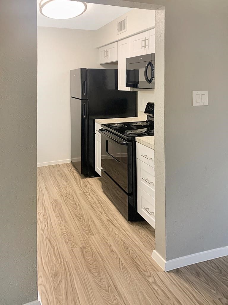 El Castillo Apartments kitchen area