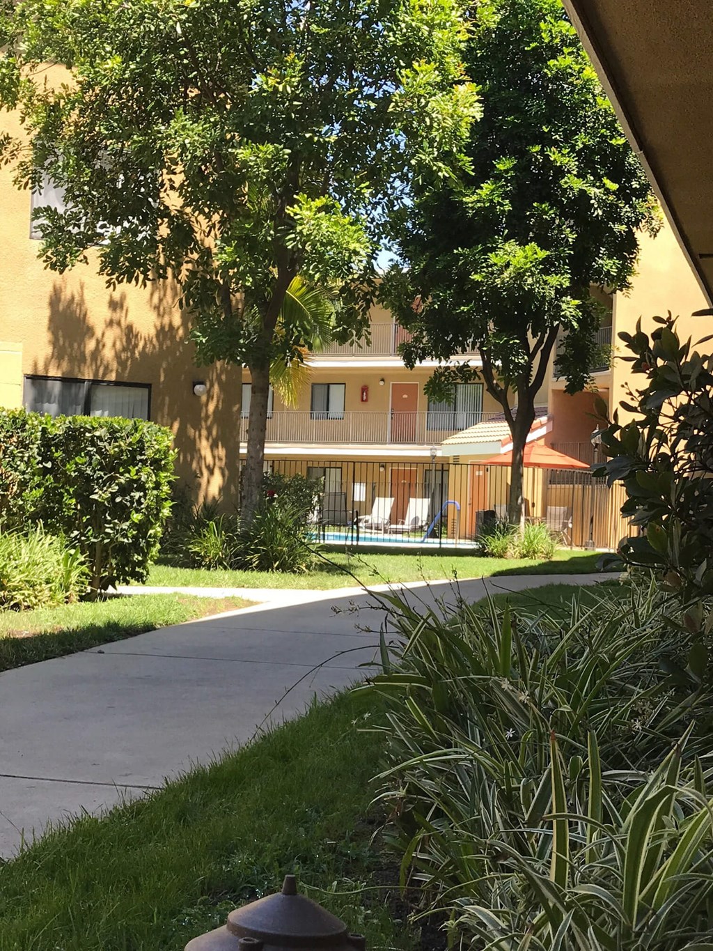 Woodman Lassen Apartments exterior pathway