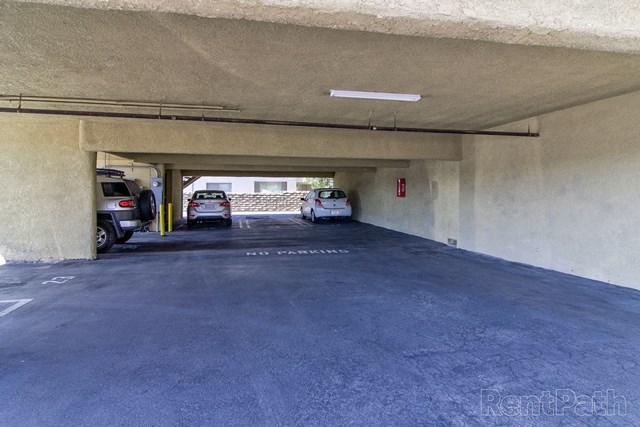 University Commons parking structure