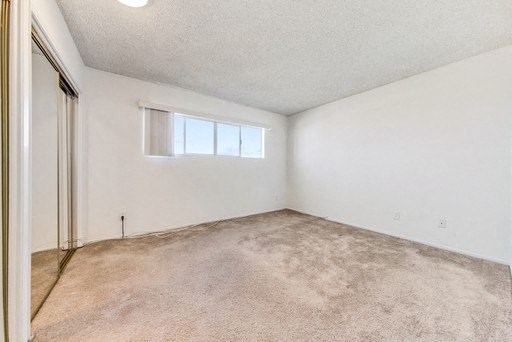 Seaview Apartments bedroom