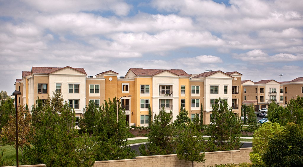 Alegre Apartments Exterior