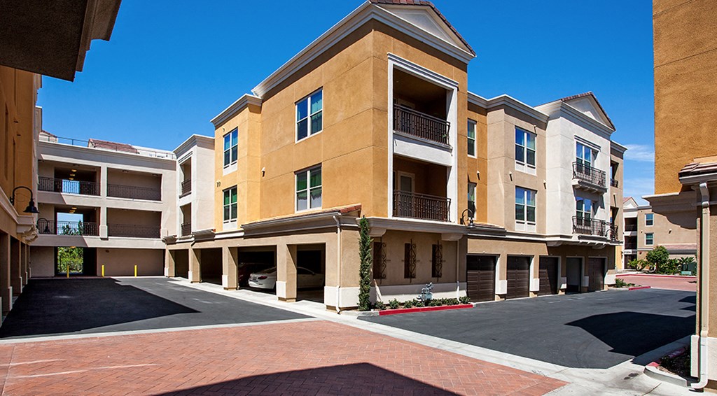 Alegre Apartments Garages