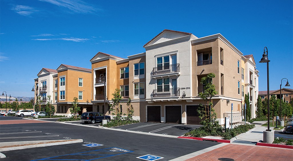 Alegre Apartments Exterior