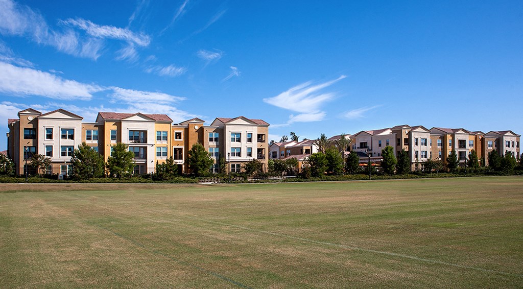 Alegre Apartments Wide View