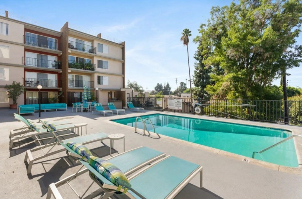 our apartments have a pool and lounge chairs
