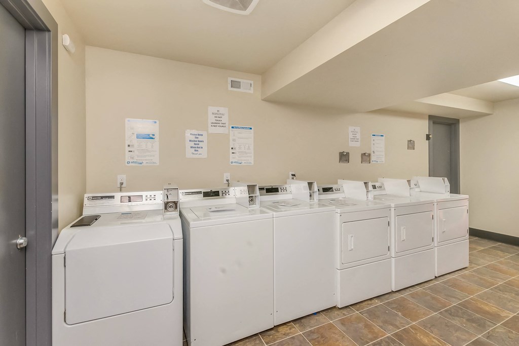 Courtside Apartments laundry